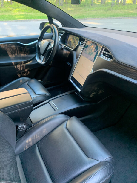 Tesla Model X, 6 мест, 2016 г.