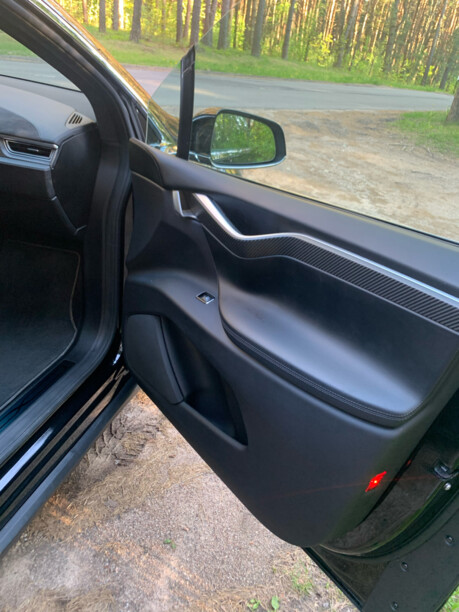 Tesla Model X, 6 мест, 2016 г.