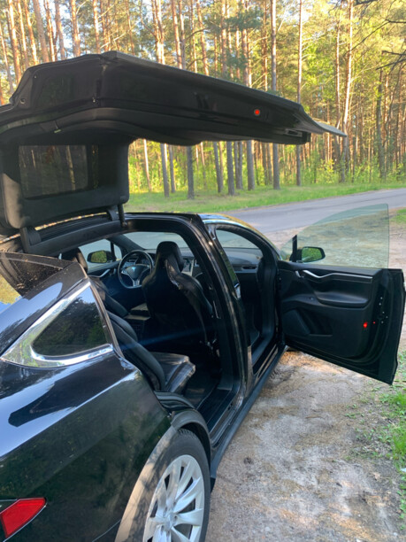 Tesla Model X, 6 мест, 2016 г.