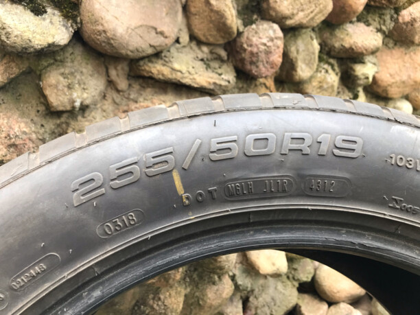 Легковые шины GoodYear eagle f1 255/50 R19 1 шт.