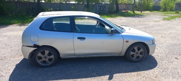 Mitsubishi Colt V, 2000 г.