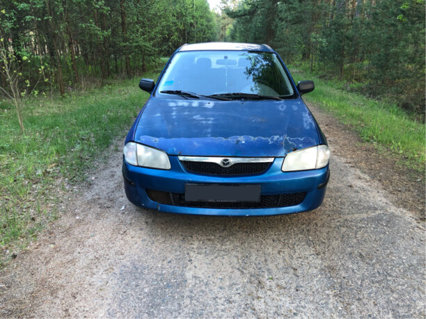 Mazda 323F, 1998 г.