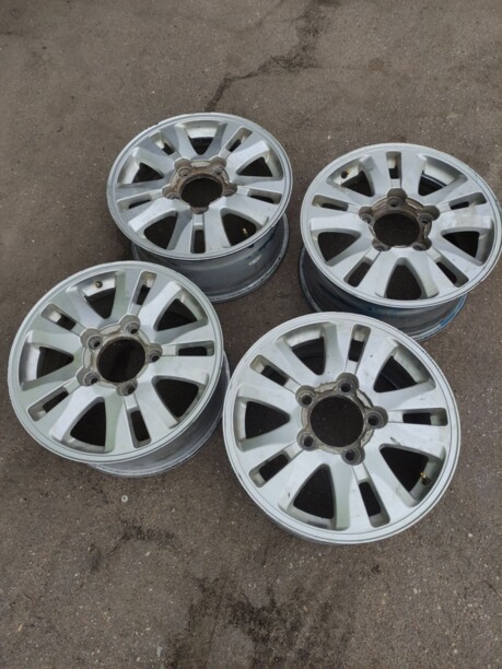 Toyota 8x17 5x120 4 шт.
