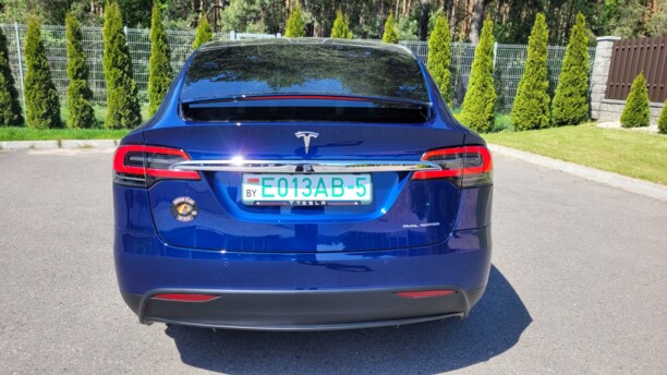 Tesla Model X, 6 мест, 2020 г.