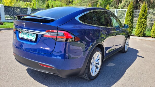 Tesla Model X, 6 мест, 2020 г.