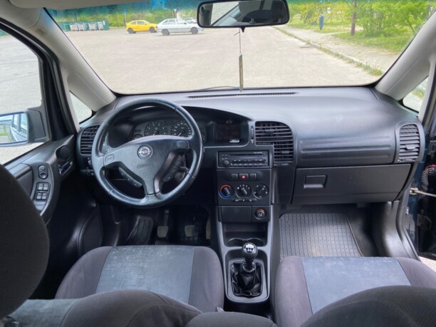 Opel Zafira A, 7 мест, 2002 г.