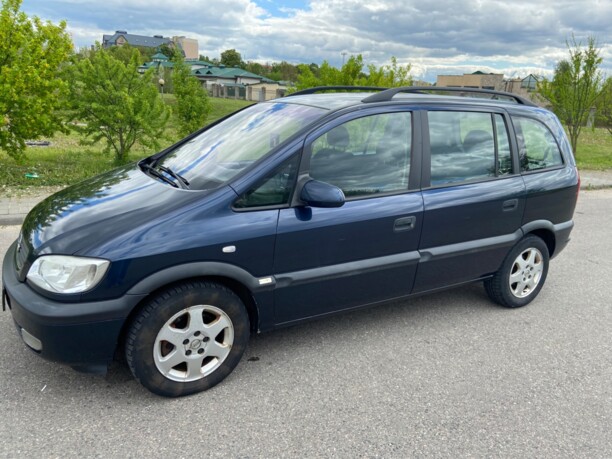 Opel Zafira A, 7 мест, 2002 г.