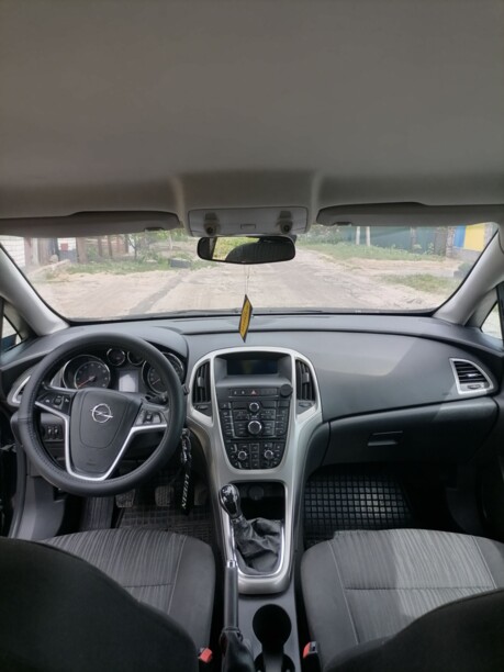 Opel Astra J, 2010 г.