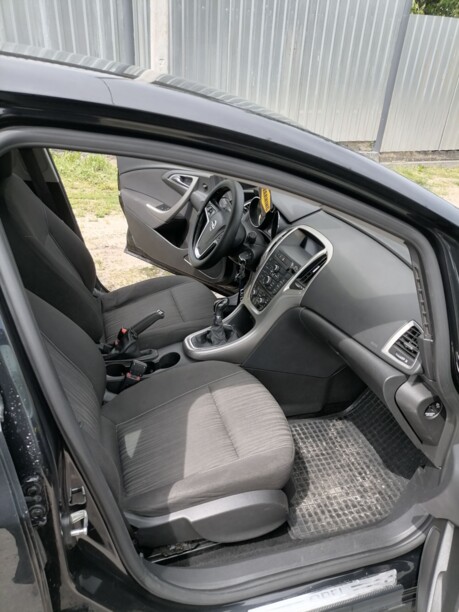 Opel Astra J, 2010 г.