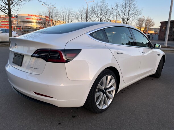 Tesla Model 3, 2019 г.