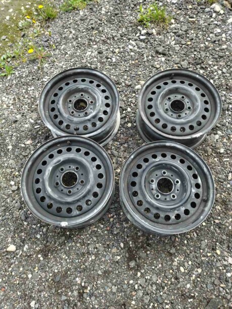 БМВ 8x15 5x120 4 шт.