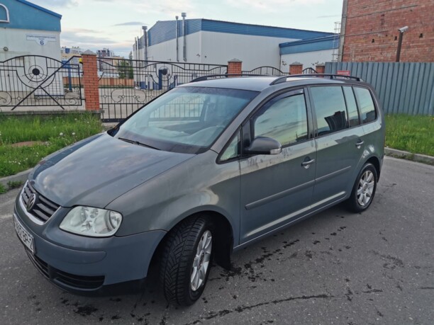 Volkswagen Touran I, 7 мест, 2005 г.