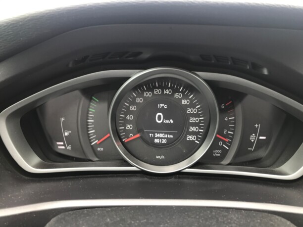 Volvo V40 II · Рестайлинг, 2017 г.