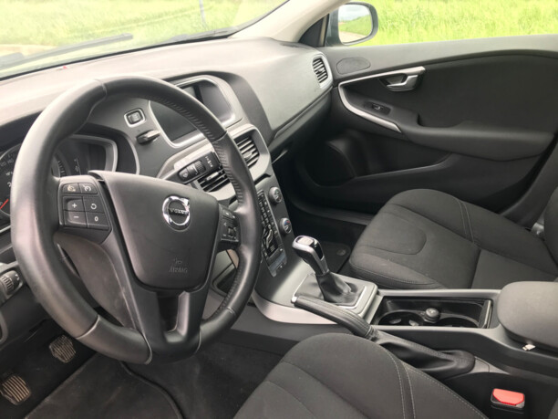 Volvo V40 II · Рестайлинг, 2017 г.