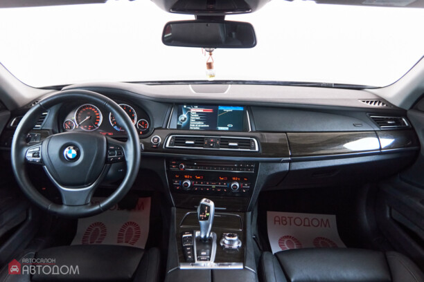 BMW 7 серия F02 (Long) · Рестайлинг, 2012 г.