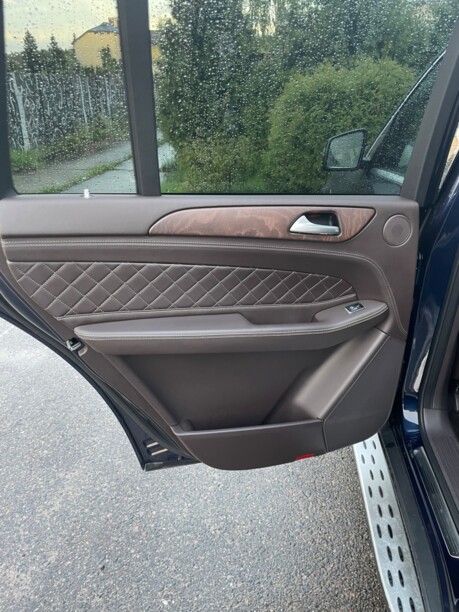 Mercedes-Benz GLS X166, 7 мест, 2016 г.