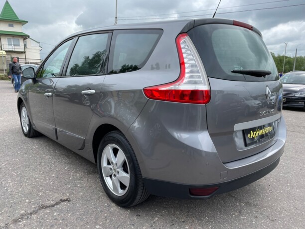 Renault Grand Scenic III, 7 мест, 2009 г.