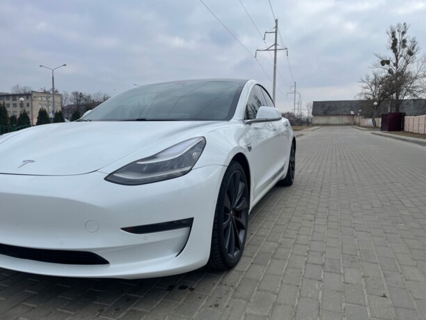 Tesla Model 3, 2020 г.