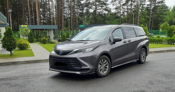 Toyota Sienna III (XL30), 7 мест, 2021 г.