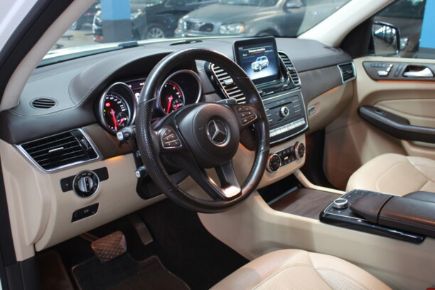 Mercedes-Benz GLS X166, 7 мест, 2017 г.