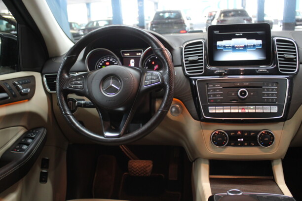 Mercedes-Benz GLS X166, 7 мест, 2017 г.