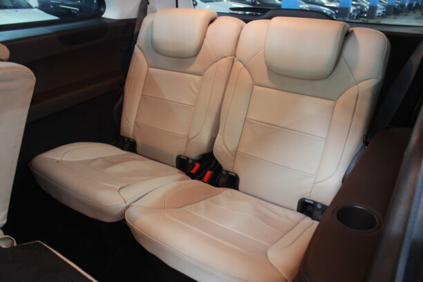 Mercedes-Benz GLS X166, 7 мест, 2017 г.