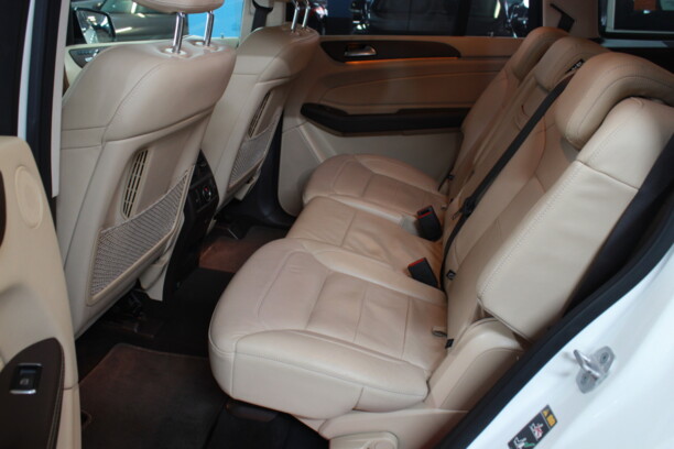 Mercedes-Benz GLS X166, 7 мест, 2017 г.