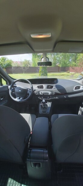 Renault Grand Scenic III · 2-й рестайлинг, 7 мест, 2013 г.