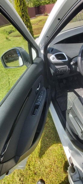 Renault Grand Scenic III · 2-й рестайлинг, 7 мест, 2013 г.
