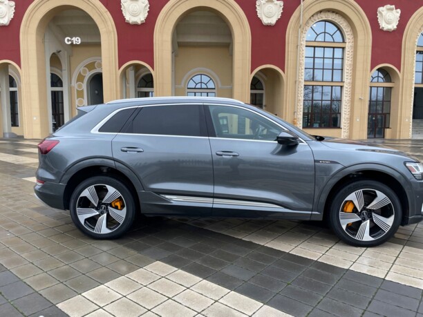 Audi e-tron, 2019 г.
