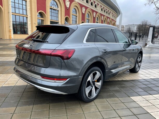 Audi e-tron, 2019 г.