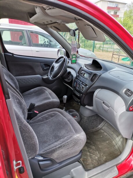 Toyota Yaris Verso, 2002 г.