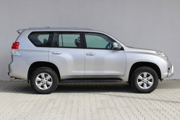 Toyota Land Cruiser Prado J150, 7 мест, 2010 г.