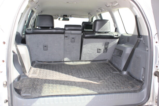 Toyota Land Cruiser Prado J150, 7 мест, 2010 г.