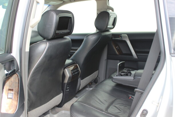 Toyota Land Cruiser Prado J150, 7 мест, 2010 г.