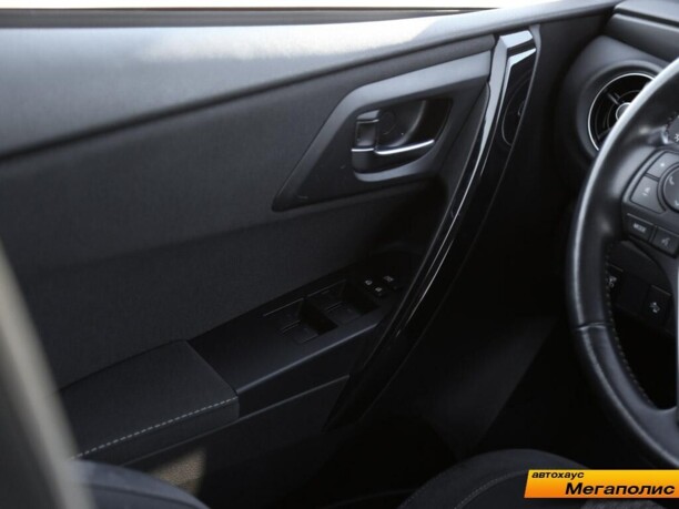 Toyota Auris II (E180) · Рестайлинг, 2017 г.