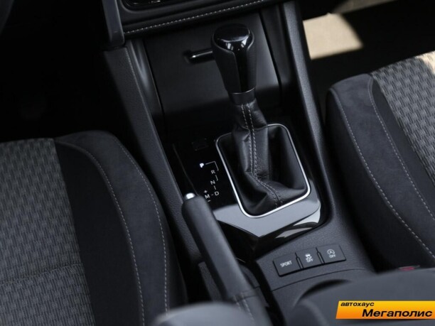 Toyota Auris II (E180) · Рестайлинг, 2017 г.