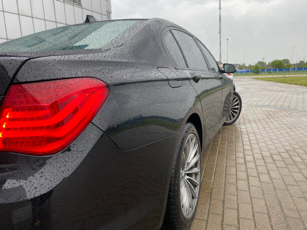 BMW 7 серия F02 (Long), 2009 г.