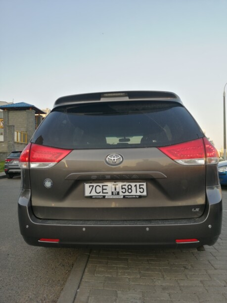 Toyota Sienna III (XL30), 7 мест, 2011 г.