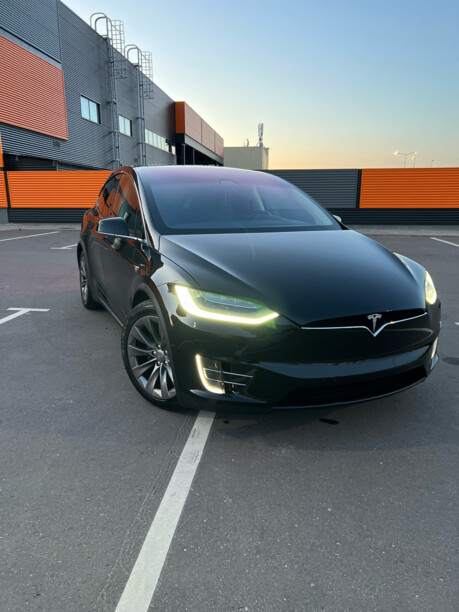 Tesla Model X, 2016 г.