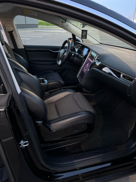 Tesla Model X, 2016 г.