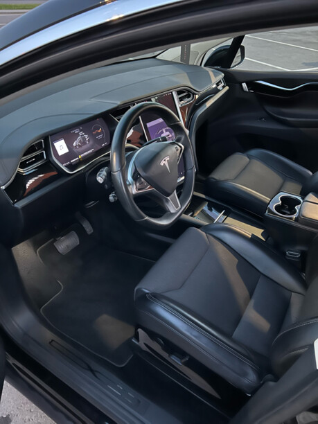 Tesla Model X, 2016 г.