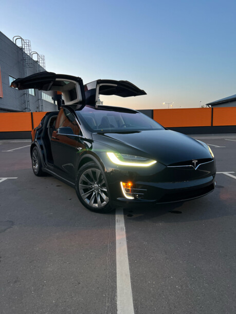 Tesla Model X, 2016 г.