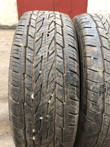 Легковые шины Continental 235/65 R17 2 шт.
