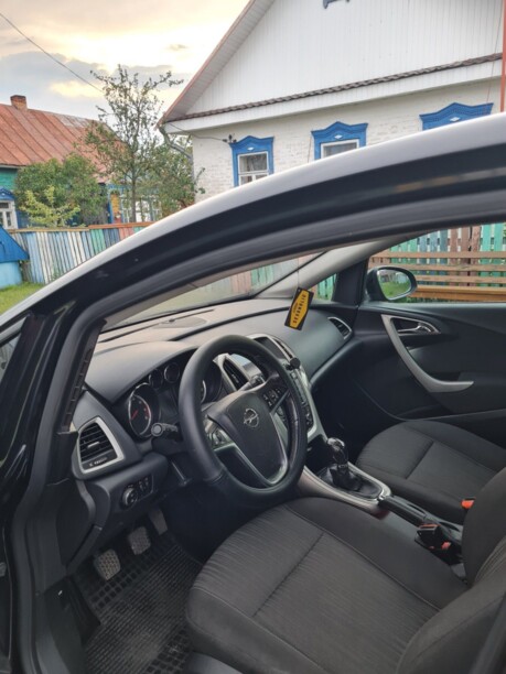 Opel Astra J, 2010 г.