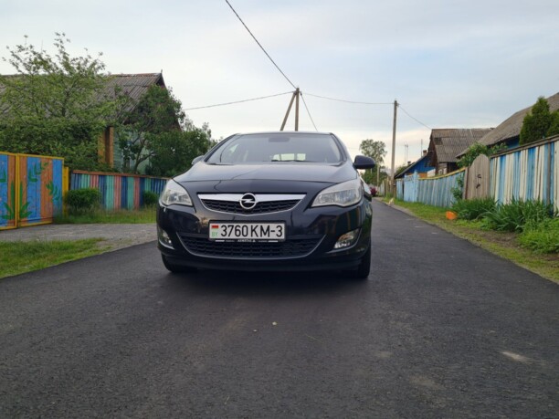 Opel Astra J, 2010 г.