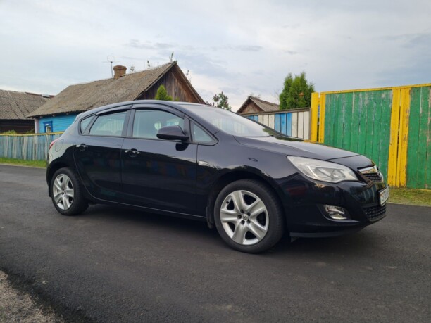 Opel Astra J, 2010 г.
