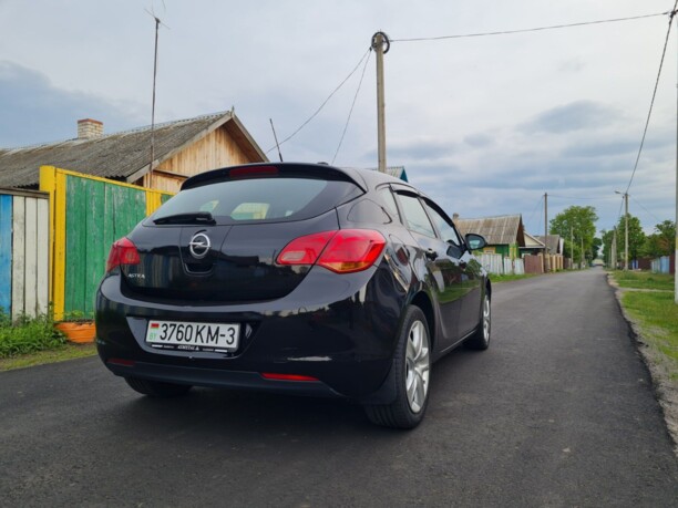 Opel Astra J, 2010 г.