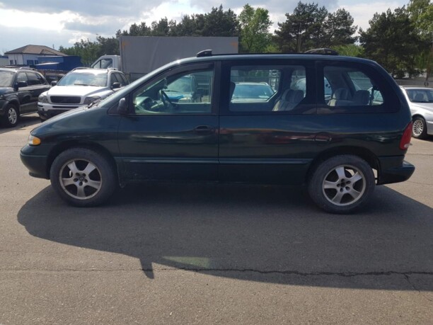 Dodge Caravan III, 7 мест, 1998 г.