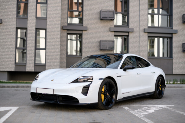 Porsche Taycan, 2020 г.